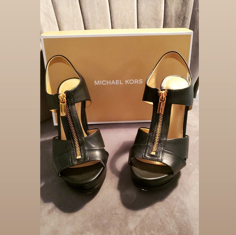 Sale🔥🔥🔥🔥 MICHAEL KORS HEELS